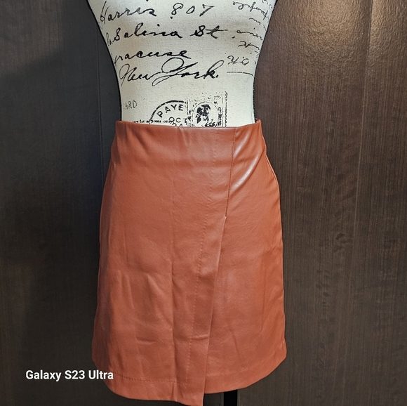 Bar III Faux Leather Skirt Size S - Picture 8 of 8